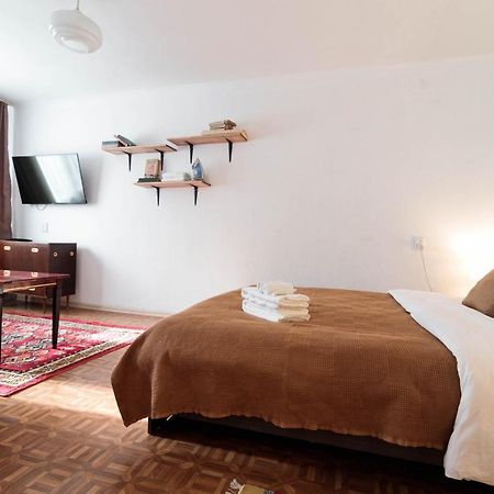 The Soviet Union Apartment In The Heart Of The Old City Almaty Esterno foto